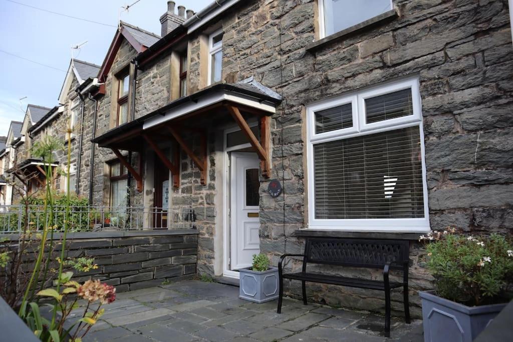 Dol Bach - Your Homely Welsh Cottage In The Heart Of Snowdonia Blaenau Ffestiniog Exteriör bild